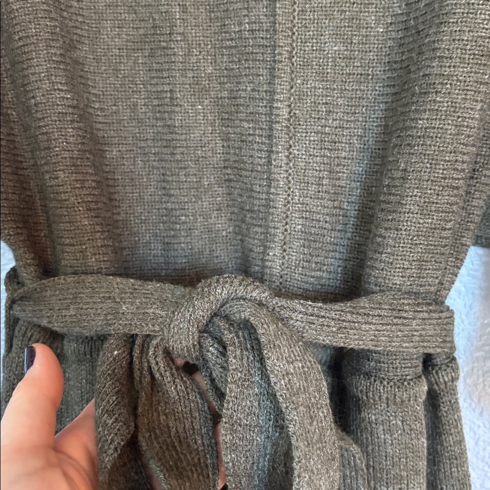 MAGGY LONDON cozy sweater dress. Olive green. Crochet sleeves and hem. Size xl - Picture 4 of 10